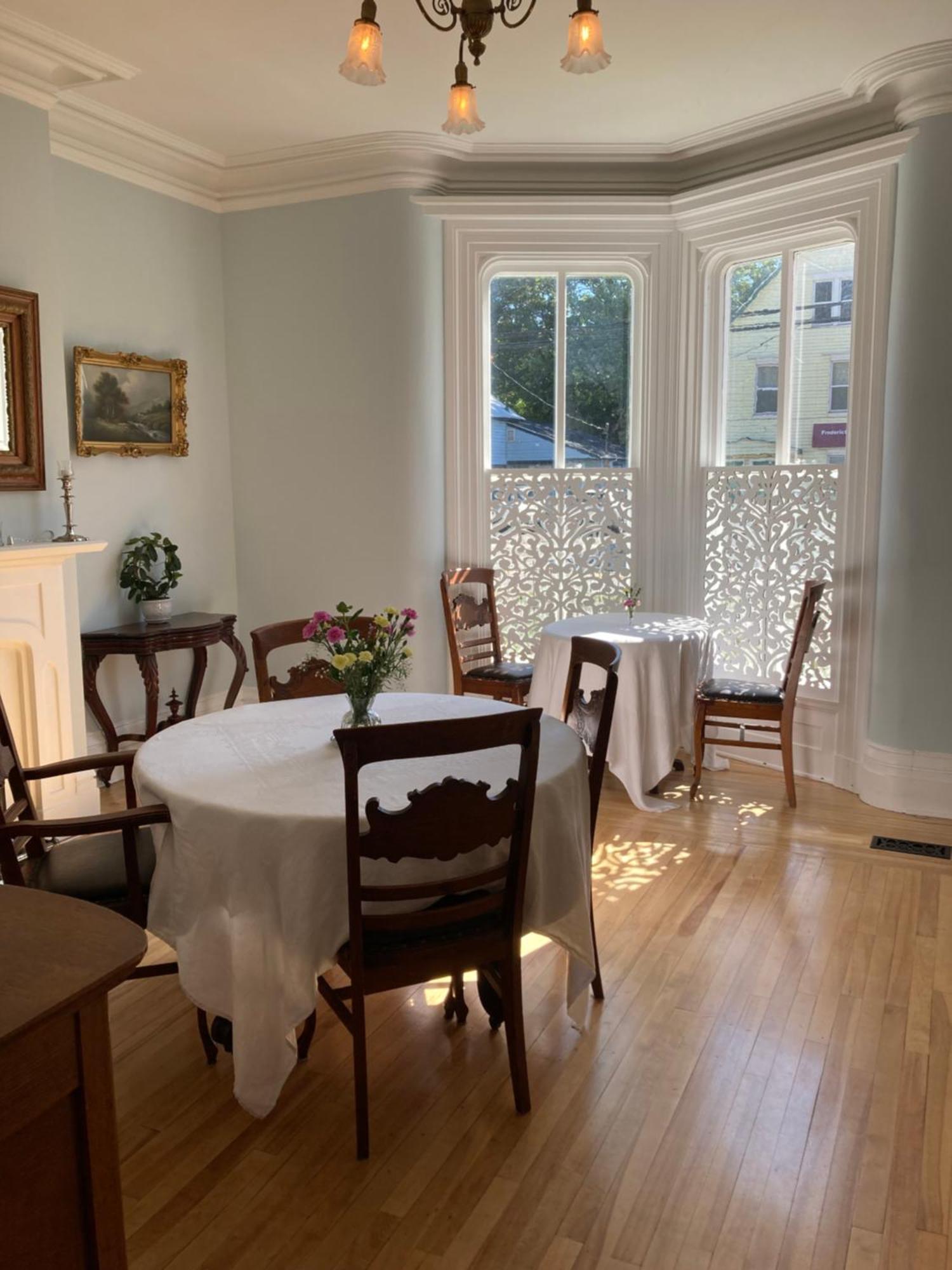 The Red House Fredericton B&B 외부 사진